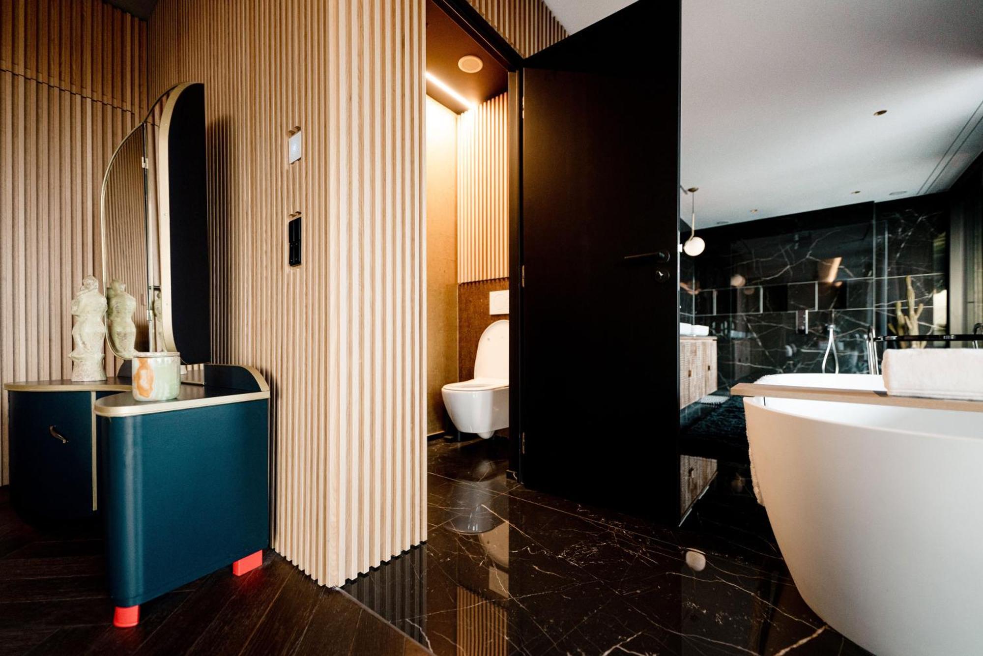 Sky21 Lux With Pool, Gym, & Views Apartamento