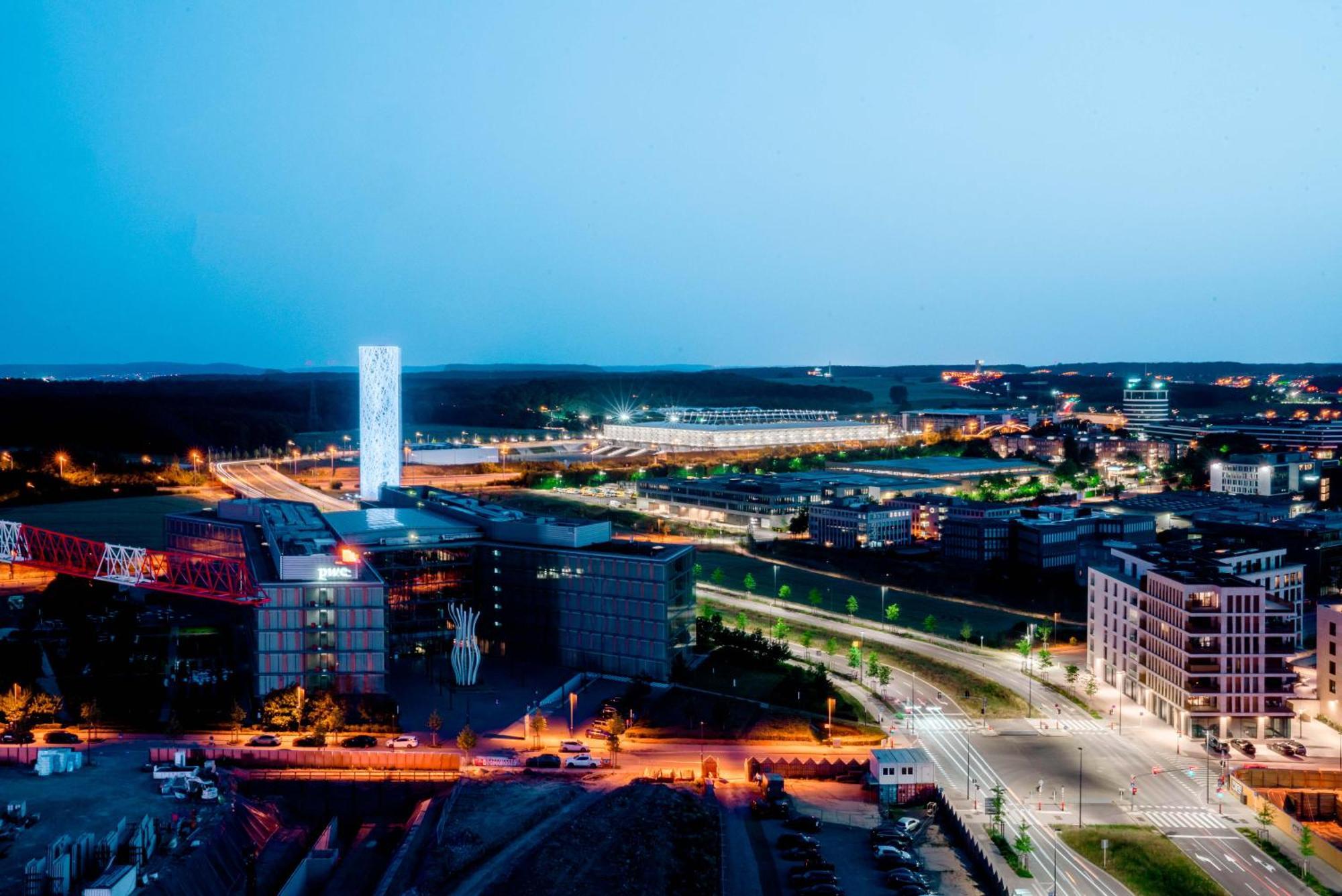 Sky21 Lux With Pool, Gym, & Views * Luxemburgo