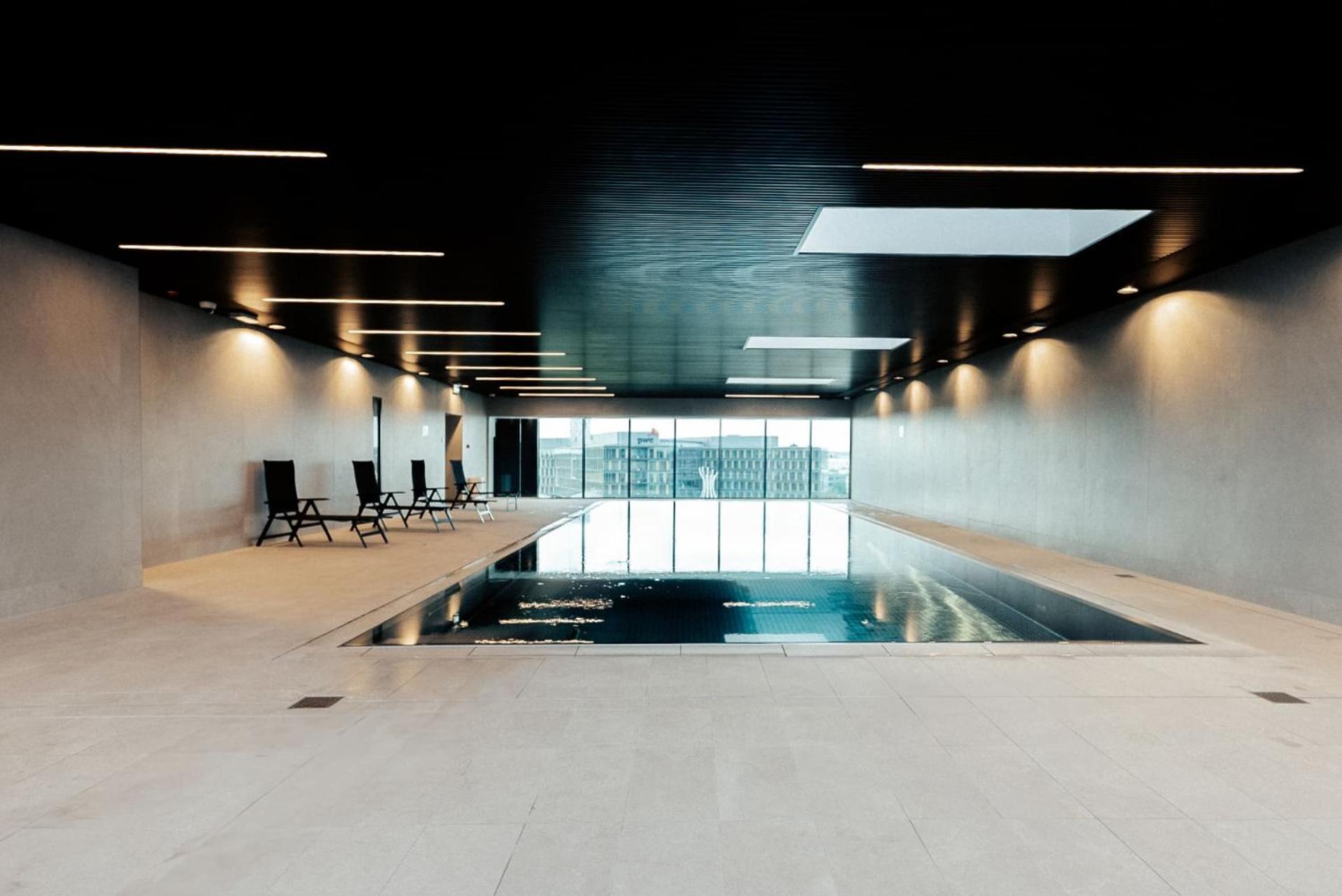 Sky21 Lux With Pool, Gym, & Views * Luxemburgo